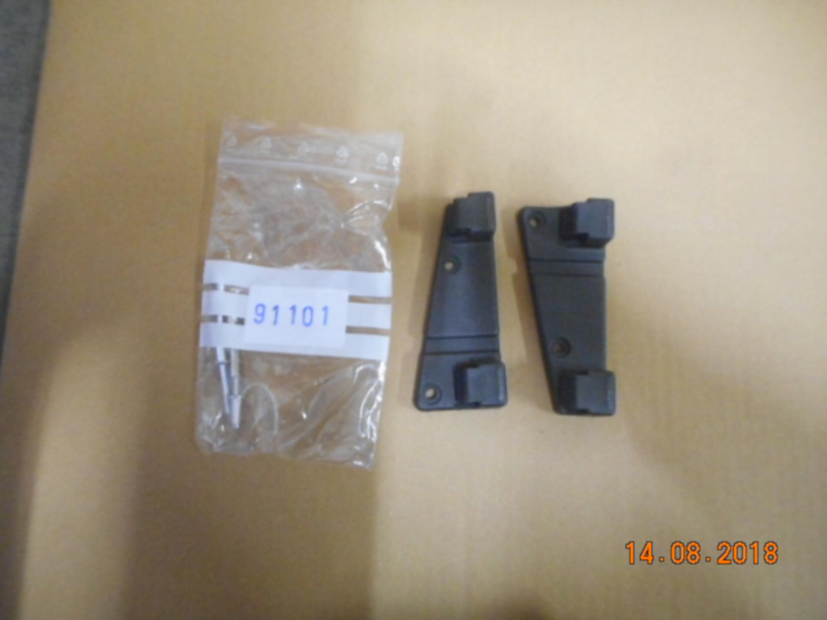 Rückleuchten Verriegelung / Halter SR 7, SR 10 Rückleuchten Verriegelung / Halter SR 7, SR 10