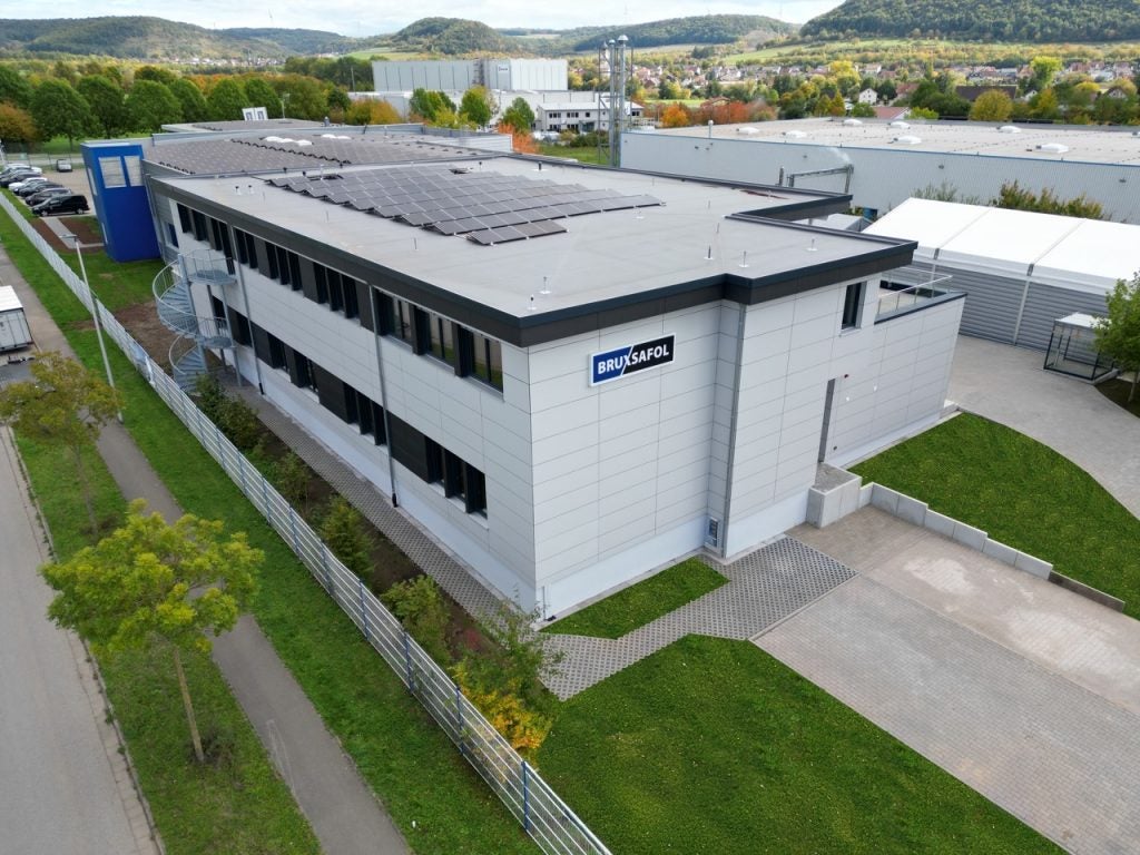 Ansicht auf das BRUXSAFOL Firmengelände inkl. Neubau