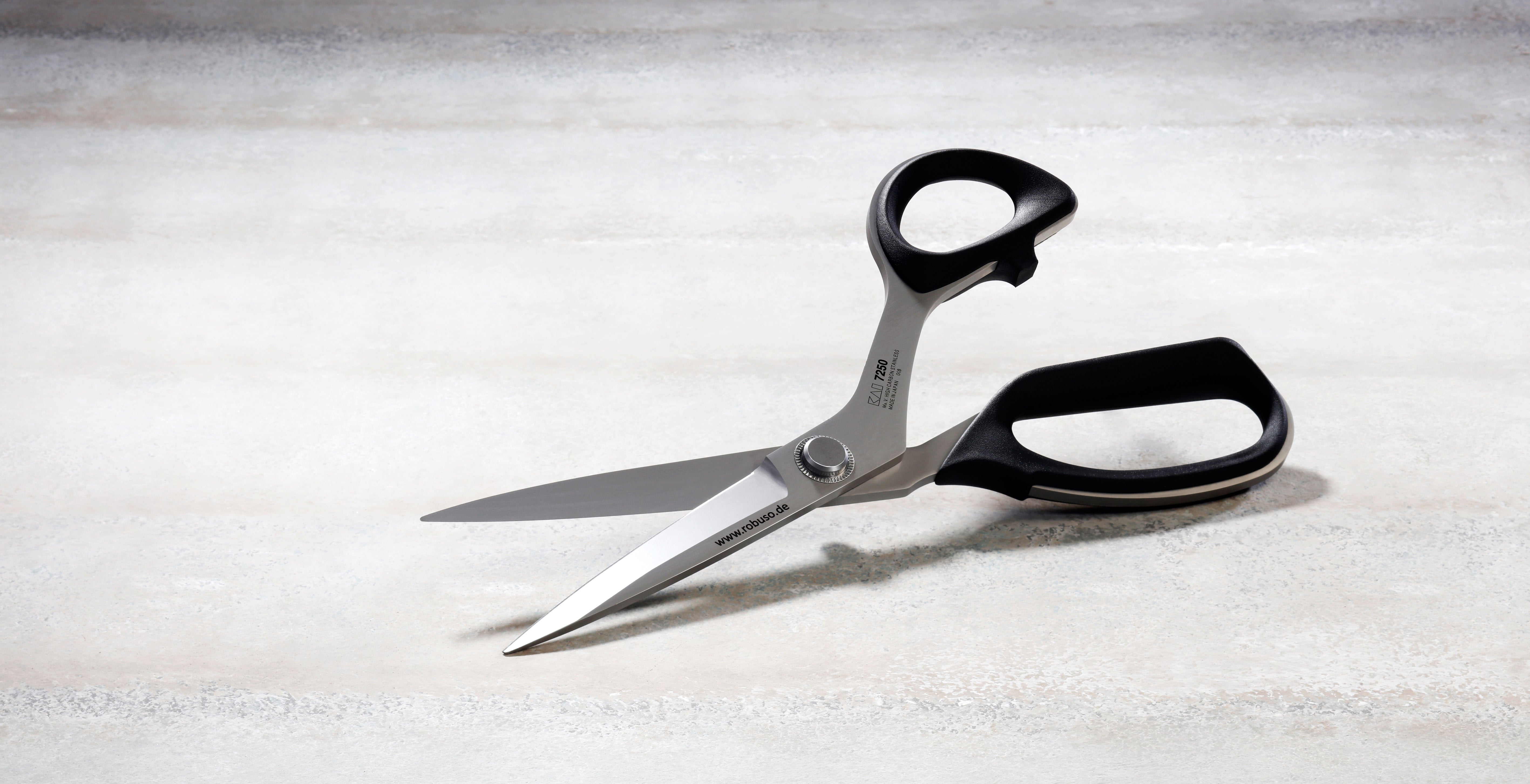 KAI Tailor's Shears 2202/R/9.5", left-handed + serrated