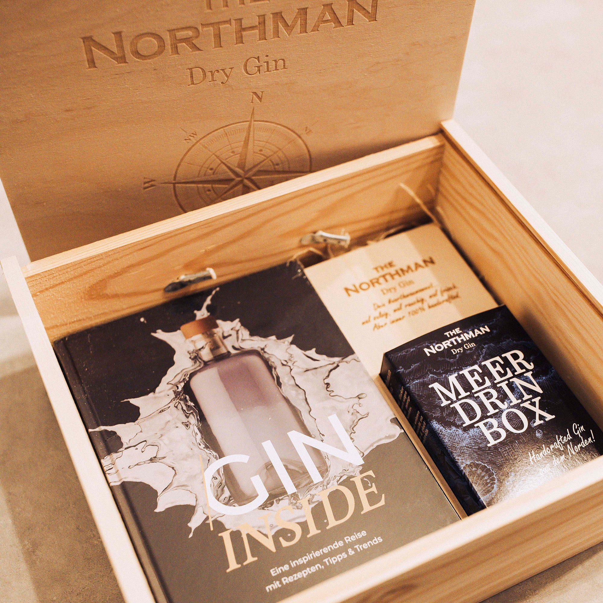 Set: GIN INSIDE x THE NORTHMAN - Classic Edition mit Meer Drin Box Set: GIN INSIDE x THE NORTHMAN - Classic Edition mit Meer Drin Box