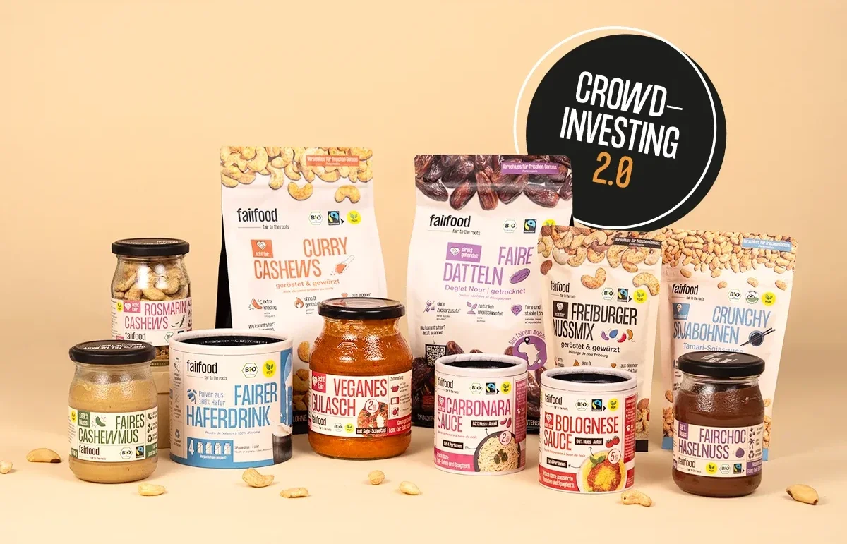 viele fairfood Produkte in unterschiedlichen Gebinden, Störer Crowdinvest 2.0
