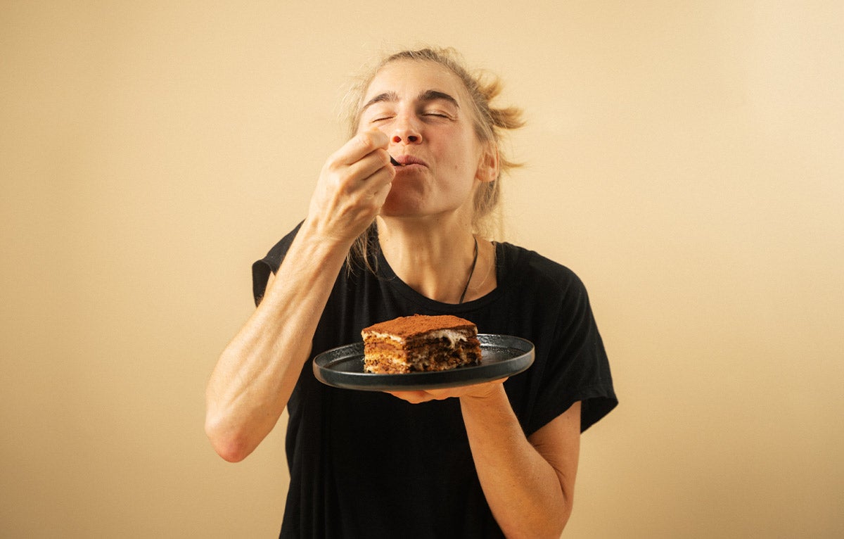 Veganes Tiramisu mit fairem Bio Cashewmus und fairem Bio Cashewbruch. Hier siehst du ein veganes Tiramisu mit fairem Bio Cashewmus und fairem Bio Cashewbruch.