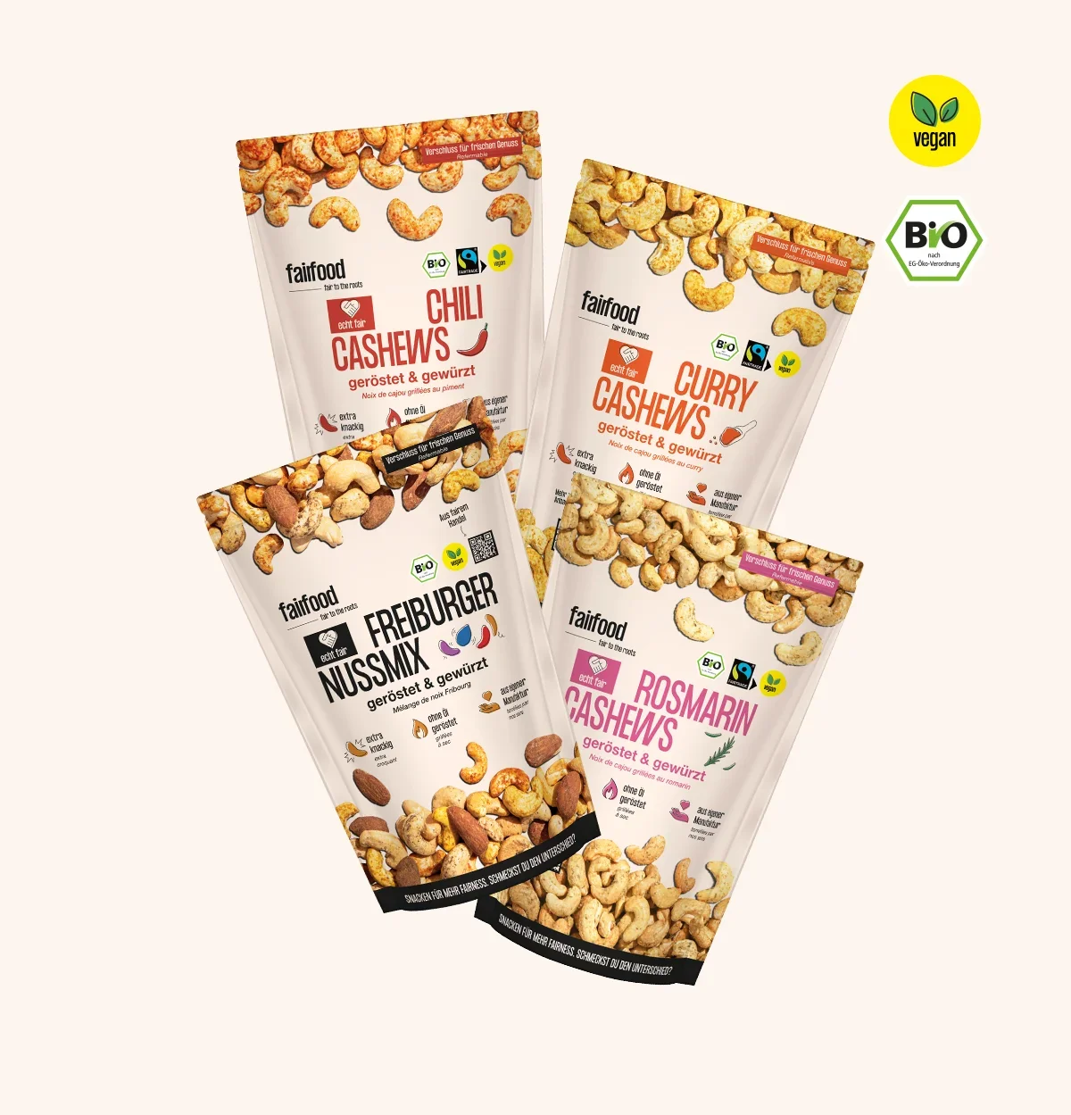 4 kleine Beutel mit Nussmix und Cashews