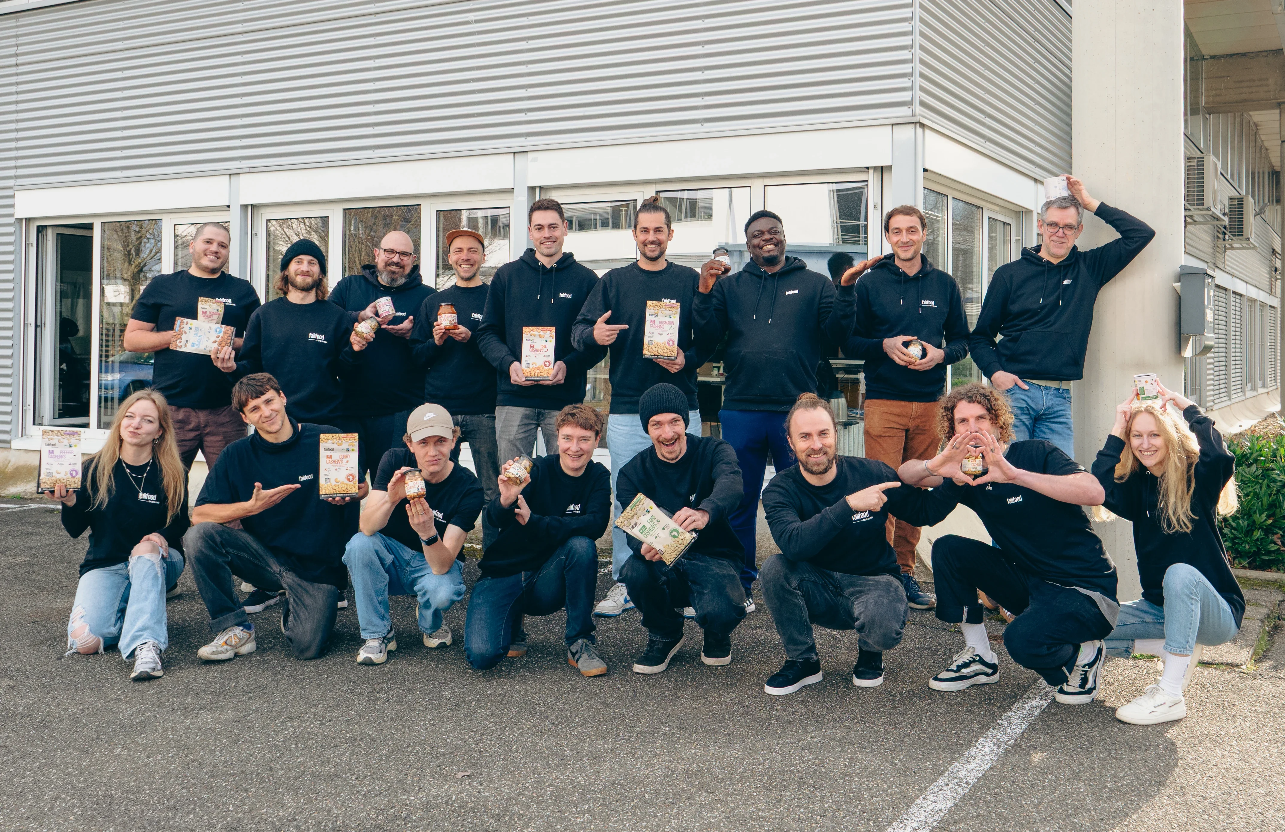 Gruppenbild von fairfood Mitarbeitenden