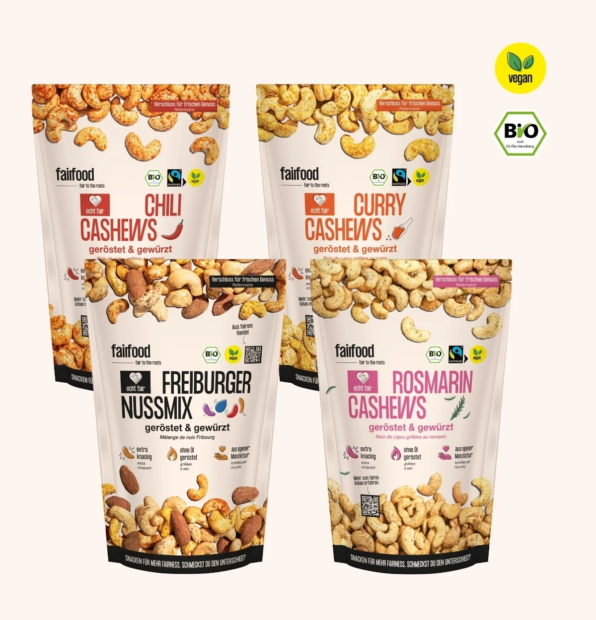 4 kleine Beutel mit Nussmix und Cashews