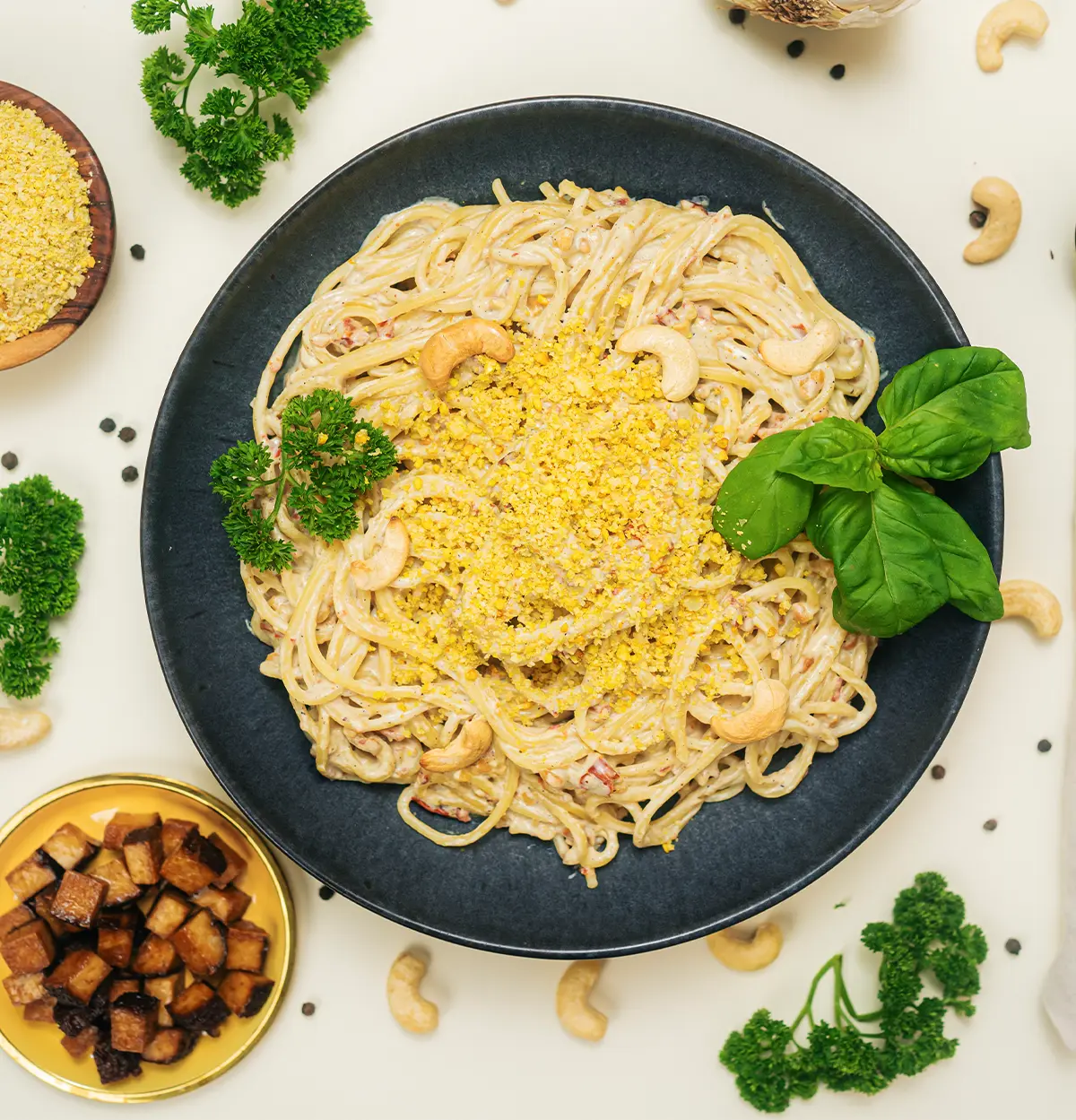 Teller mit Spaghetti und Carbonara