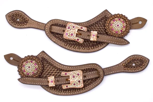 Western Sporenriemen braun mit rosegoldenen Strass-Conchos und verzierten Schnallen Western Sporenriemen braun mit rosegoldenen Strass-Conchos und verzierten Schnallen
