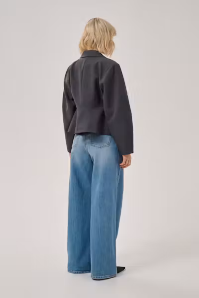 My Essential Wardrobe 10705705 MWEvie Shaped Blazer