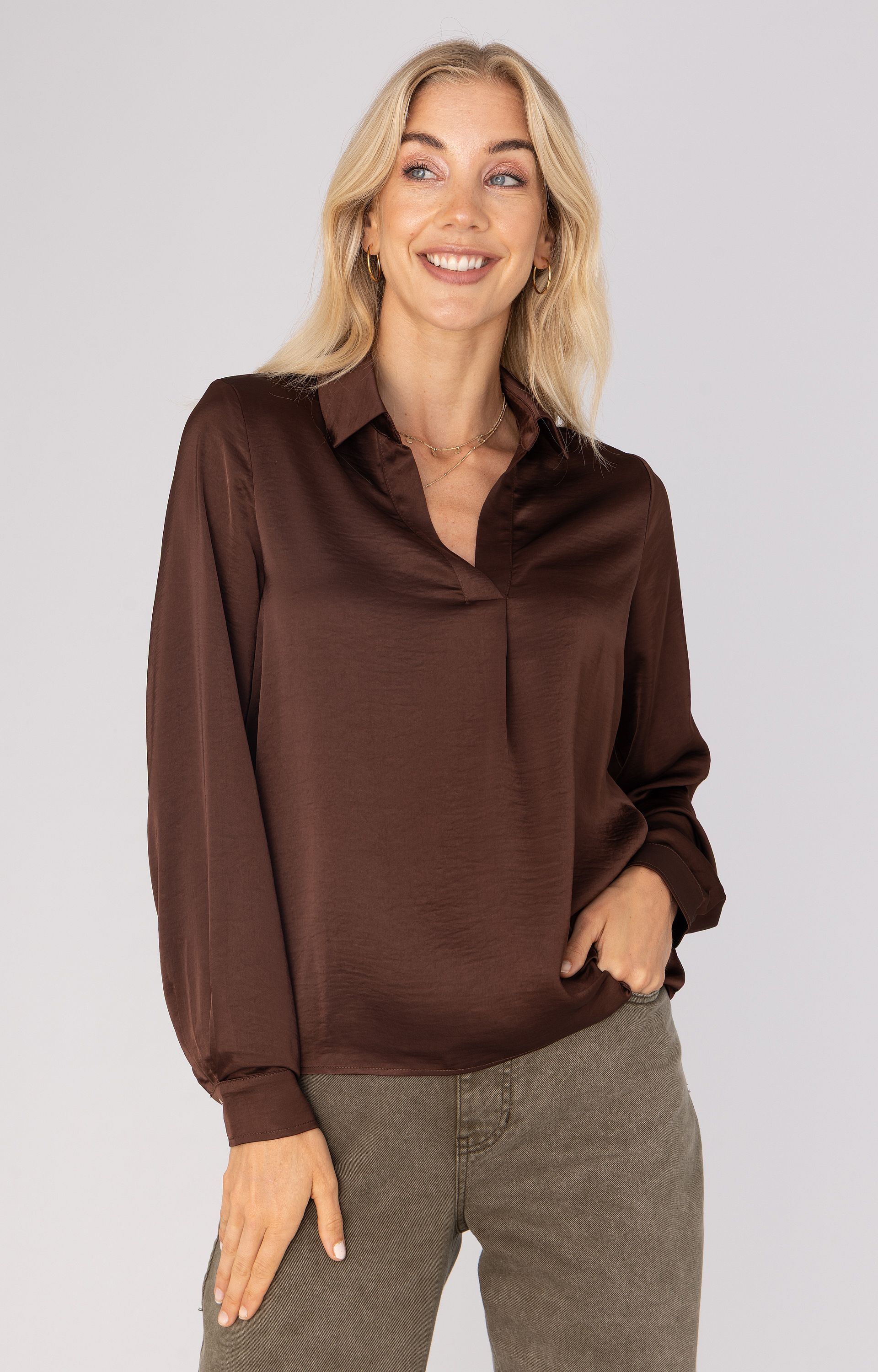 ANNA 32a05-03134-6 Blouse met satijnlook