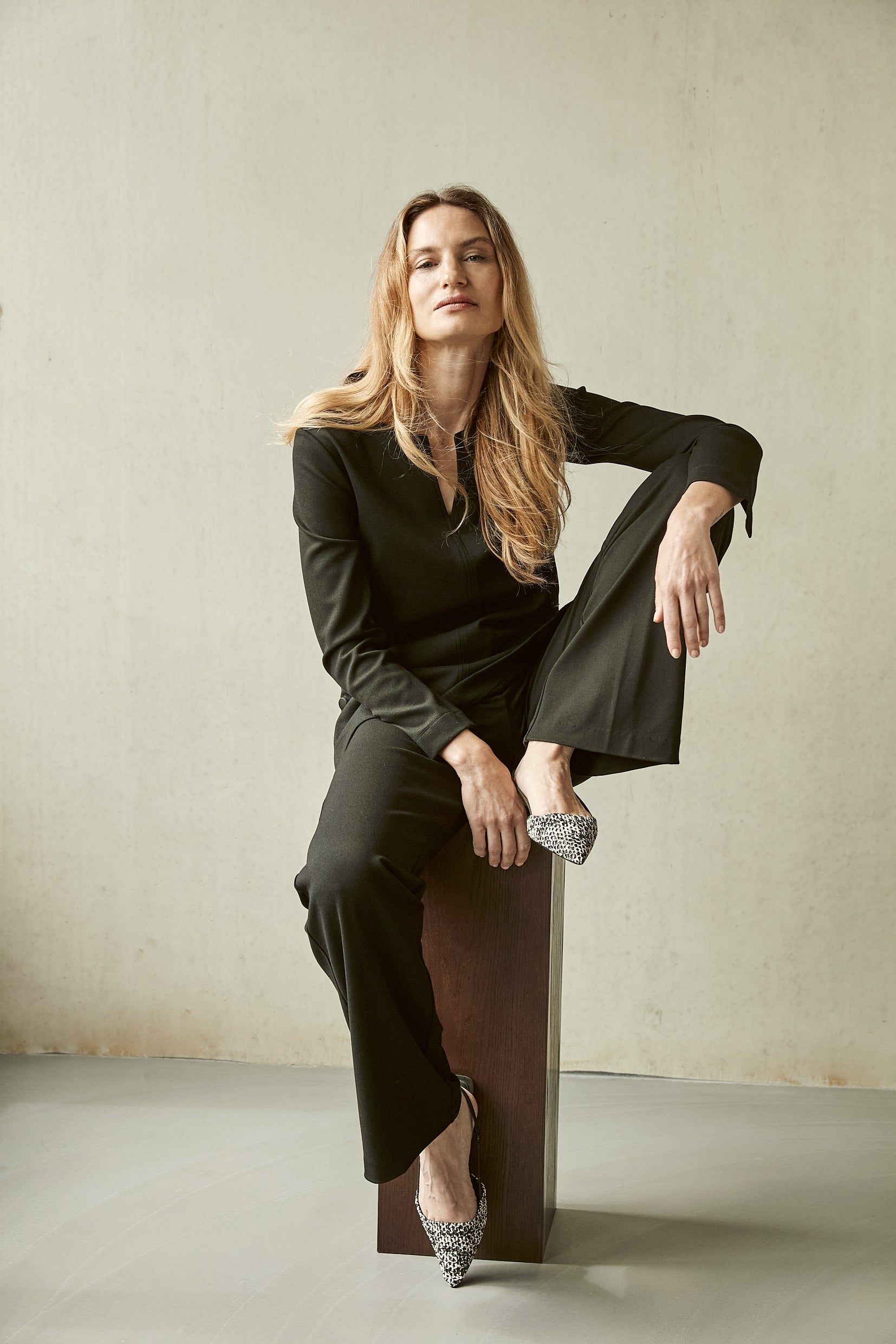 KYRA Top Claude-w23 - black