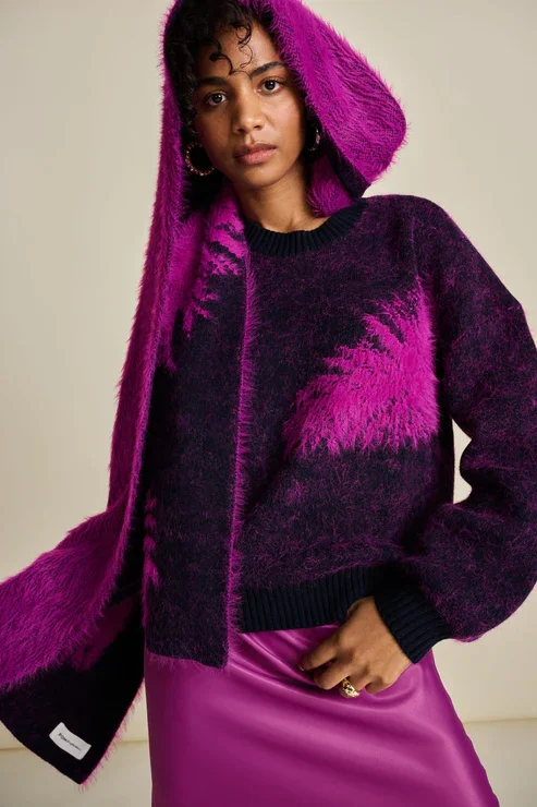 SP8092 SHAWL - Feathers