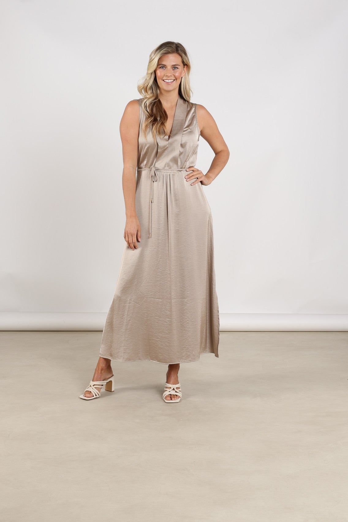 NUKUS NKS14018 Violet Dress Silky-Fango