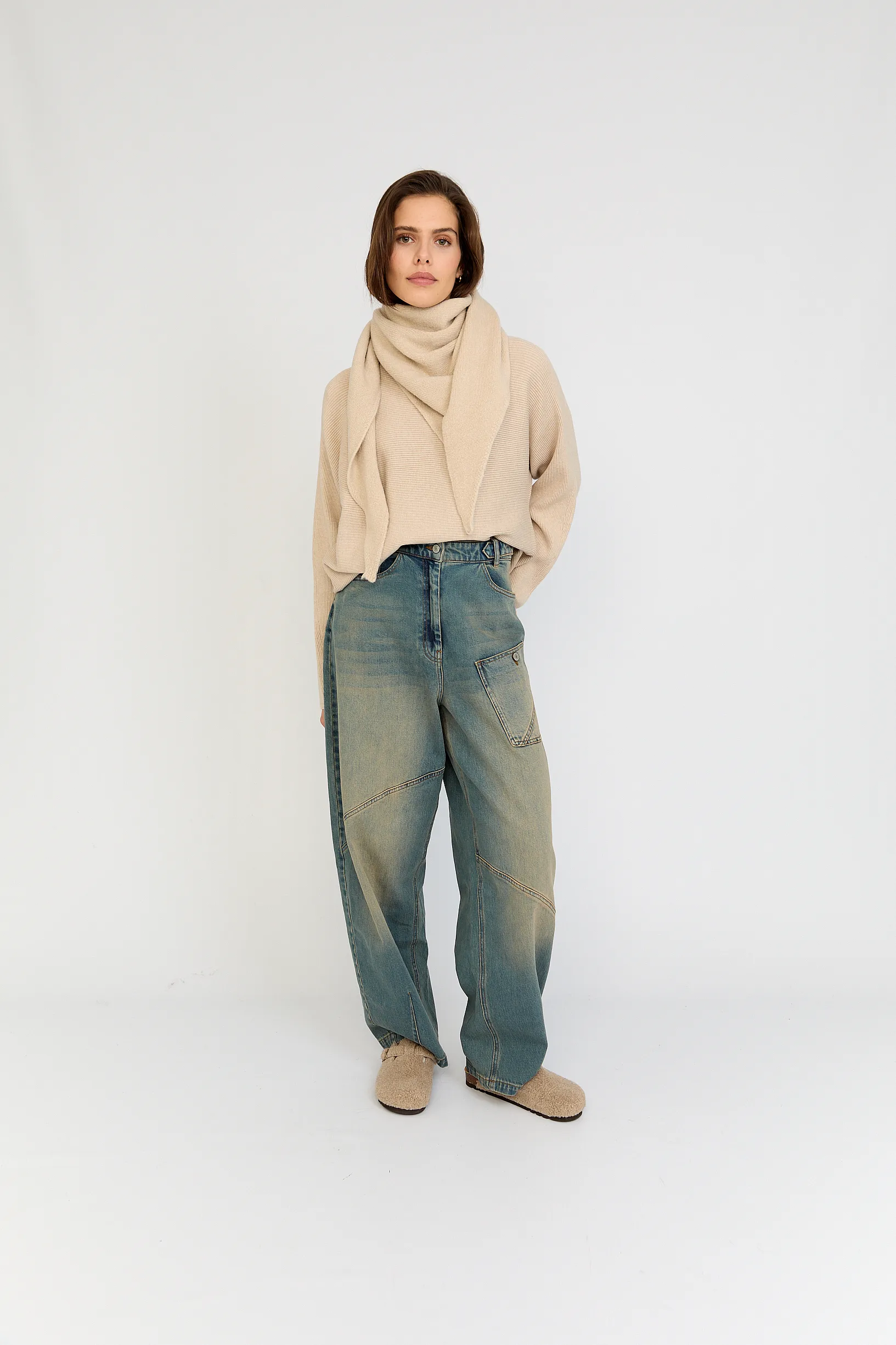 MOSCOW 87-02-Rose Jeans