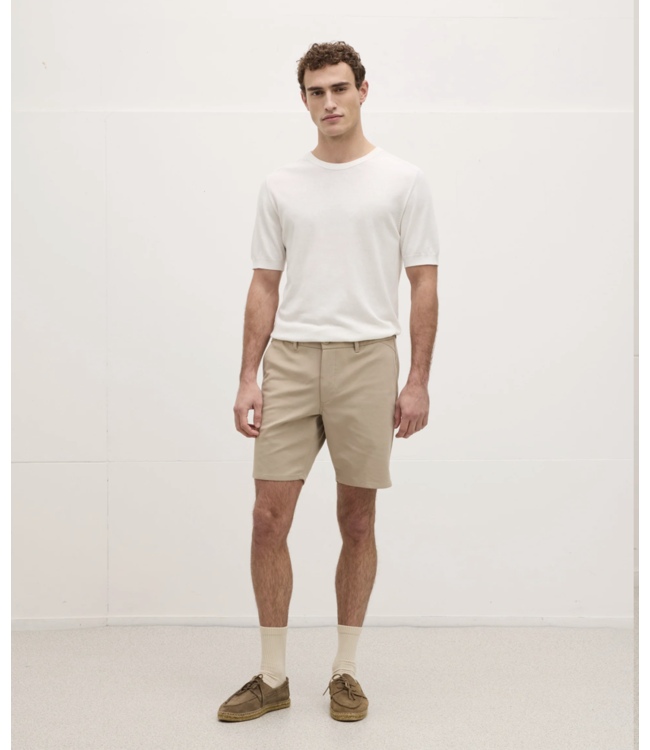 GOOD PEOPLE HARLEM Chino Slim-fit Shorts Beige