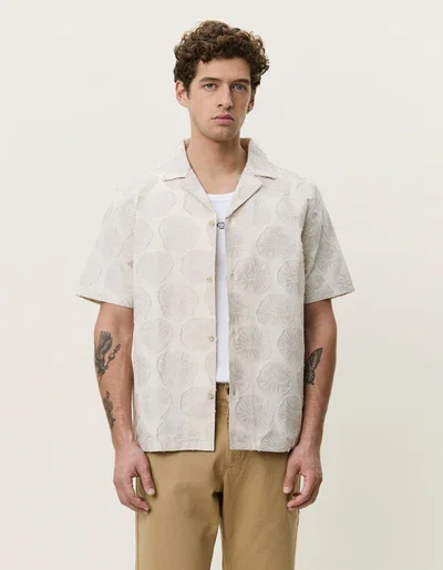 LES DEUX 1001943 Dahlia JacquardSS Shirt-Light Sand