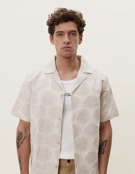LES DEUX 1001943 Dahlia JacquardSS Shirt-Light Sand