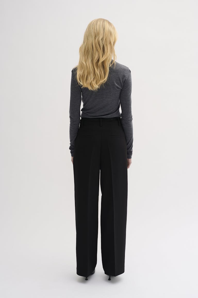 My Essential Wardrobe 10703584 01 The RolllNeck