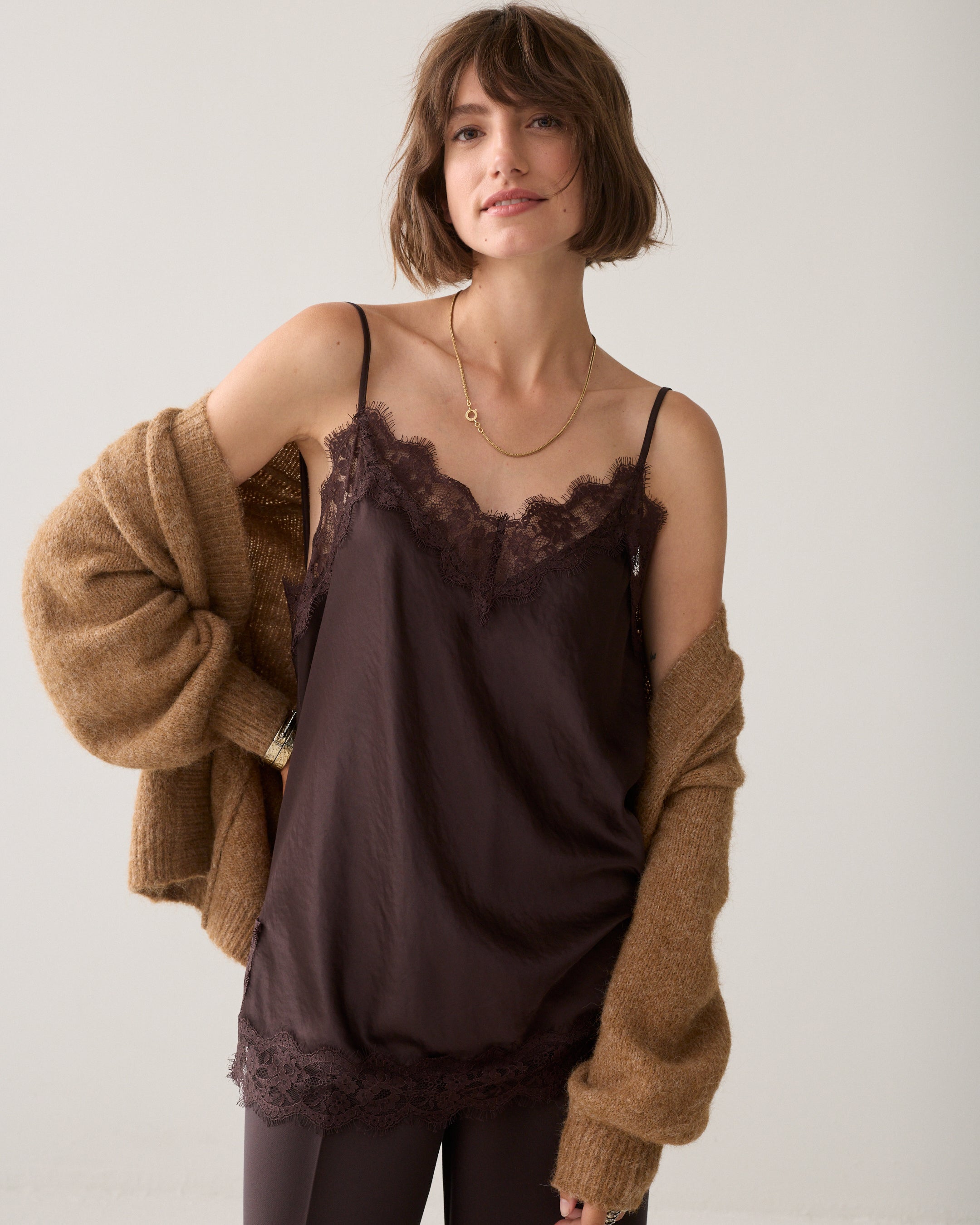 SUMMUM Satijnen singlet met kant 2s3514-12520