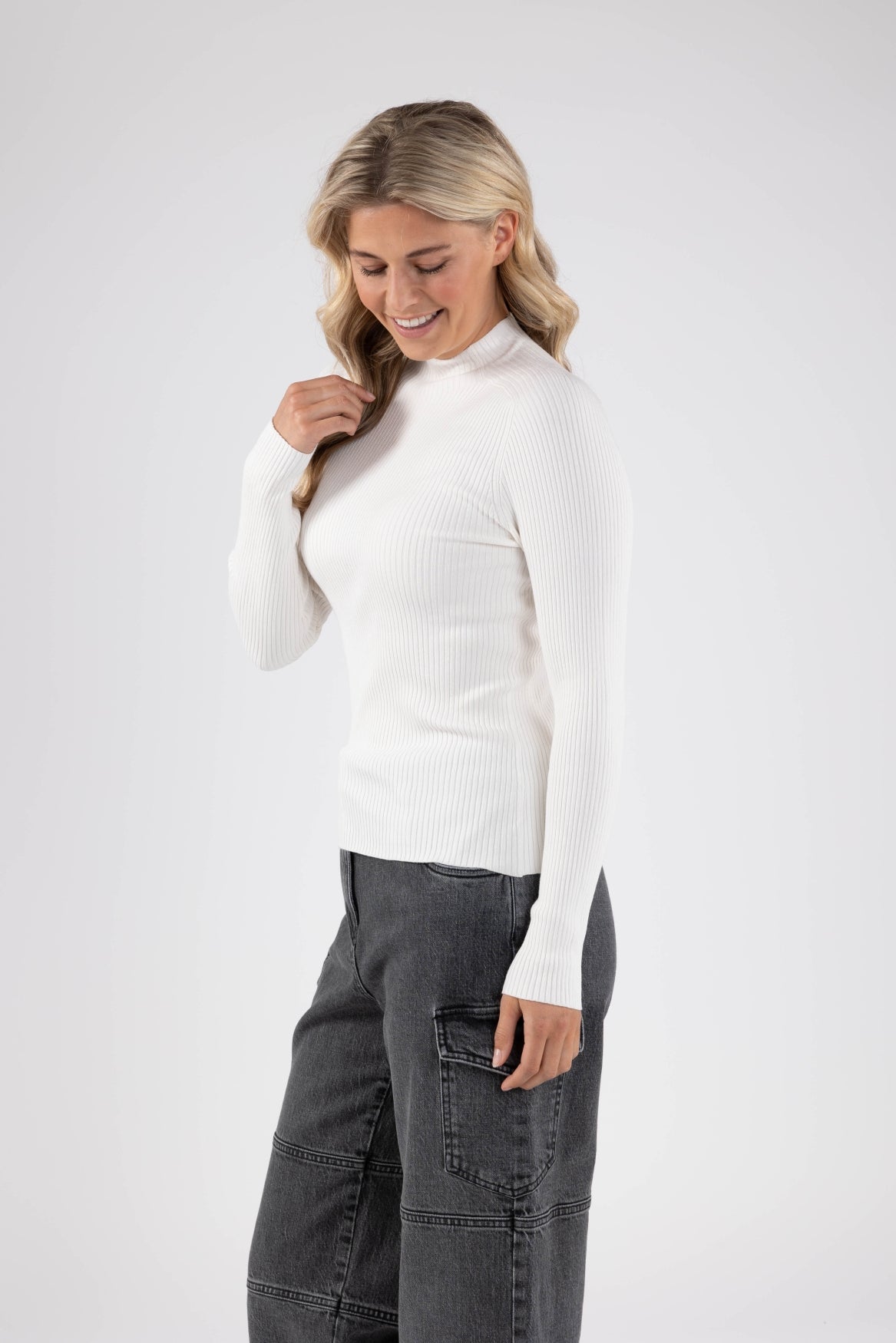 NUKUS FW240628 California Pullover - off white