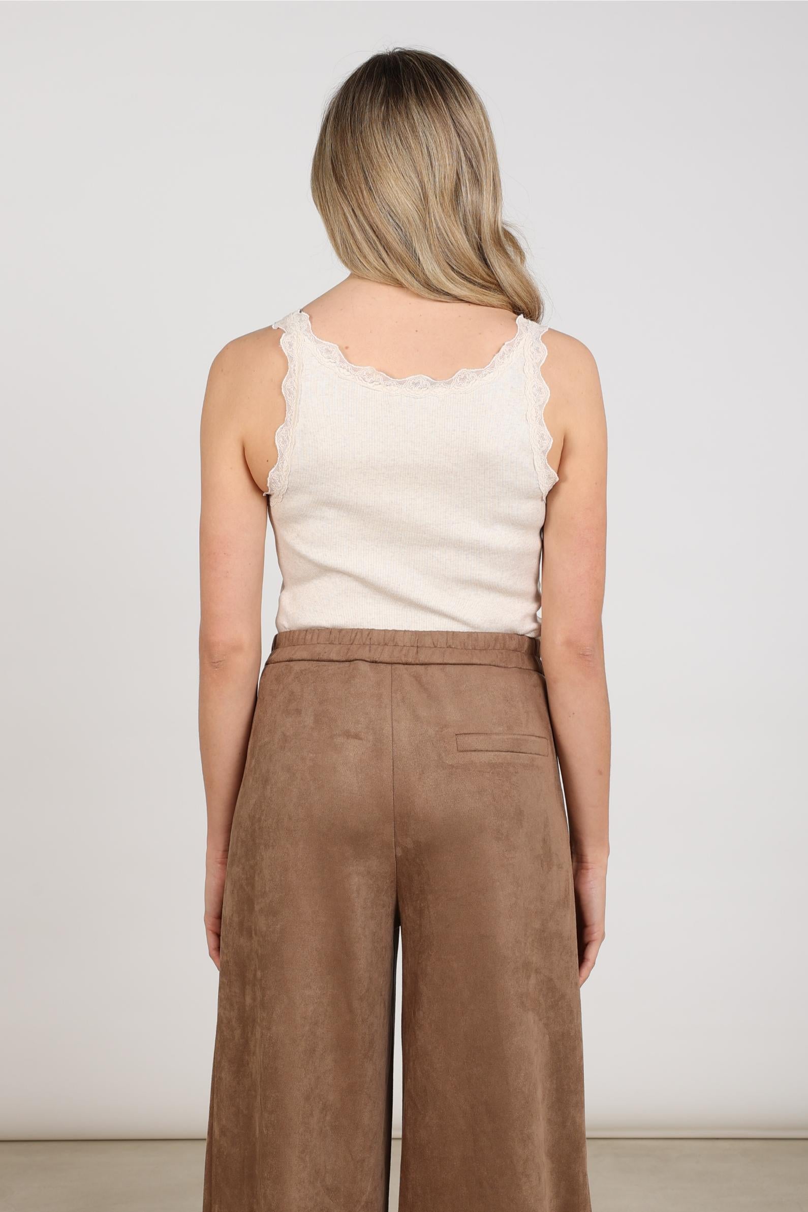 NUKUS NKF06003 Maddie Singlet Kant- Sand
