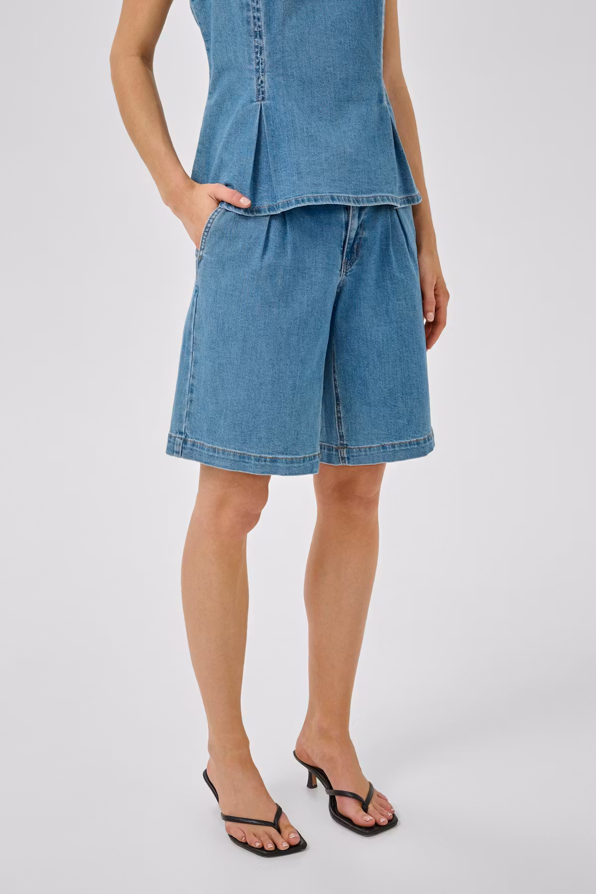 My Essential Wardrobe 10705595 MWLara 115 CityShorts Denim