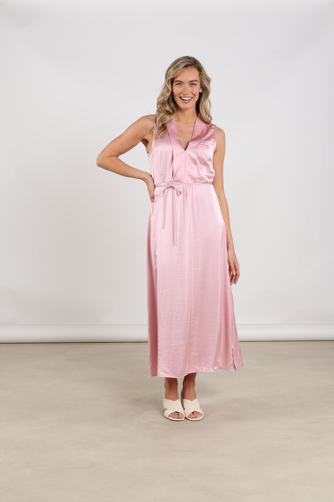 NUKUS NKS14018 Violet Dress Silky-blush