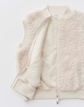 OPUS 10638214598106 Gaste Vest van teddypluche