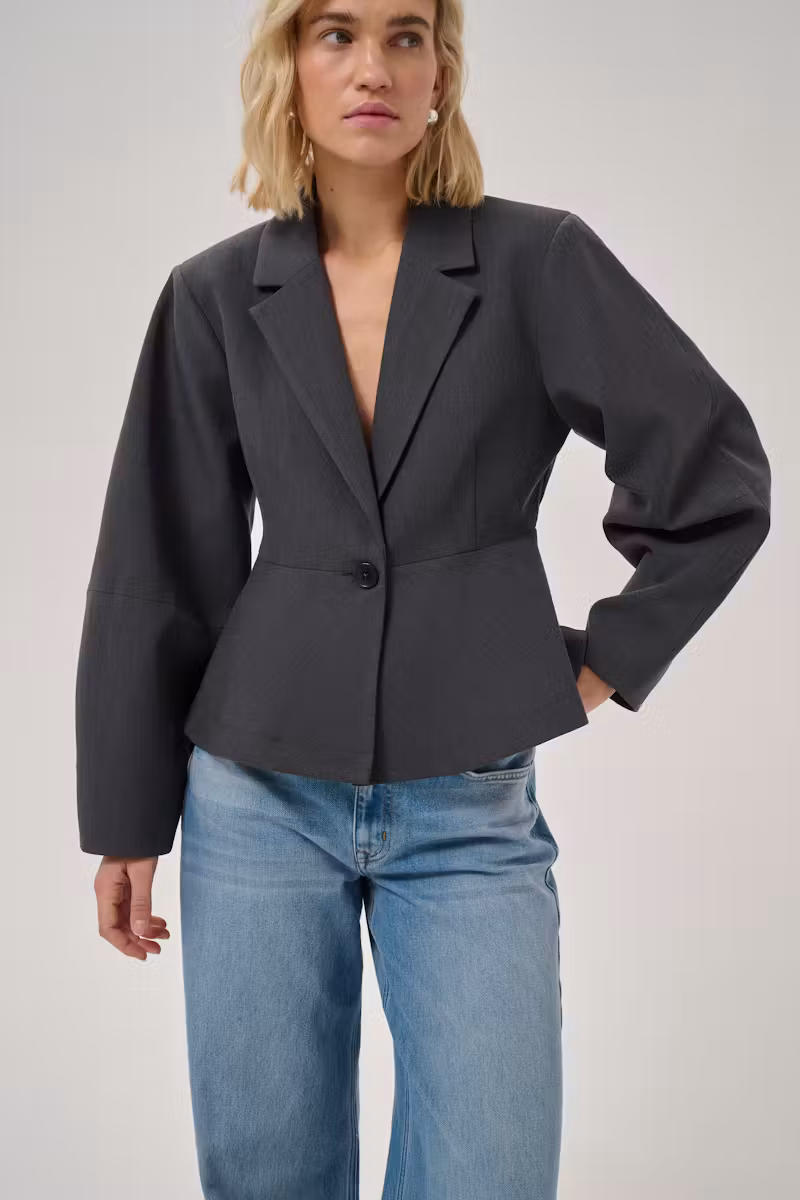 My Essential Wardrobe 10705705 MWEvie Shaped Blazer