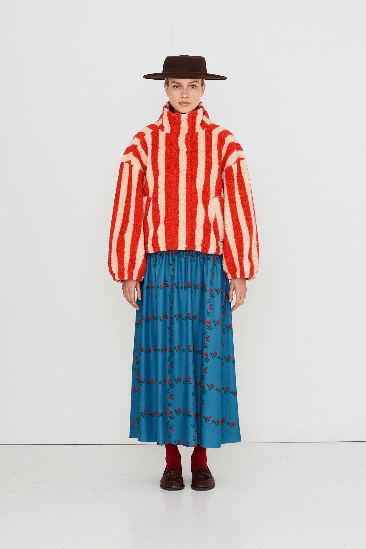 THE TINY BIG SISTER AW26-653 WIDE STRIPES SHERPA JACKET