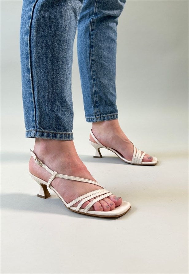 BUKELA ROSIE - sandaal latte