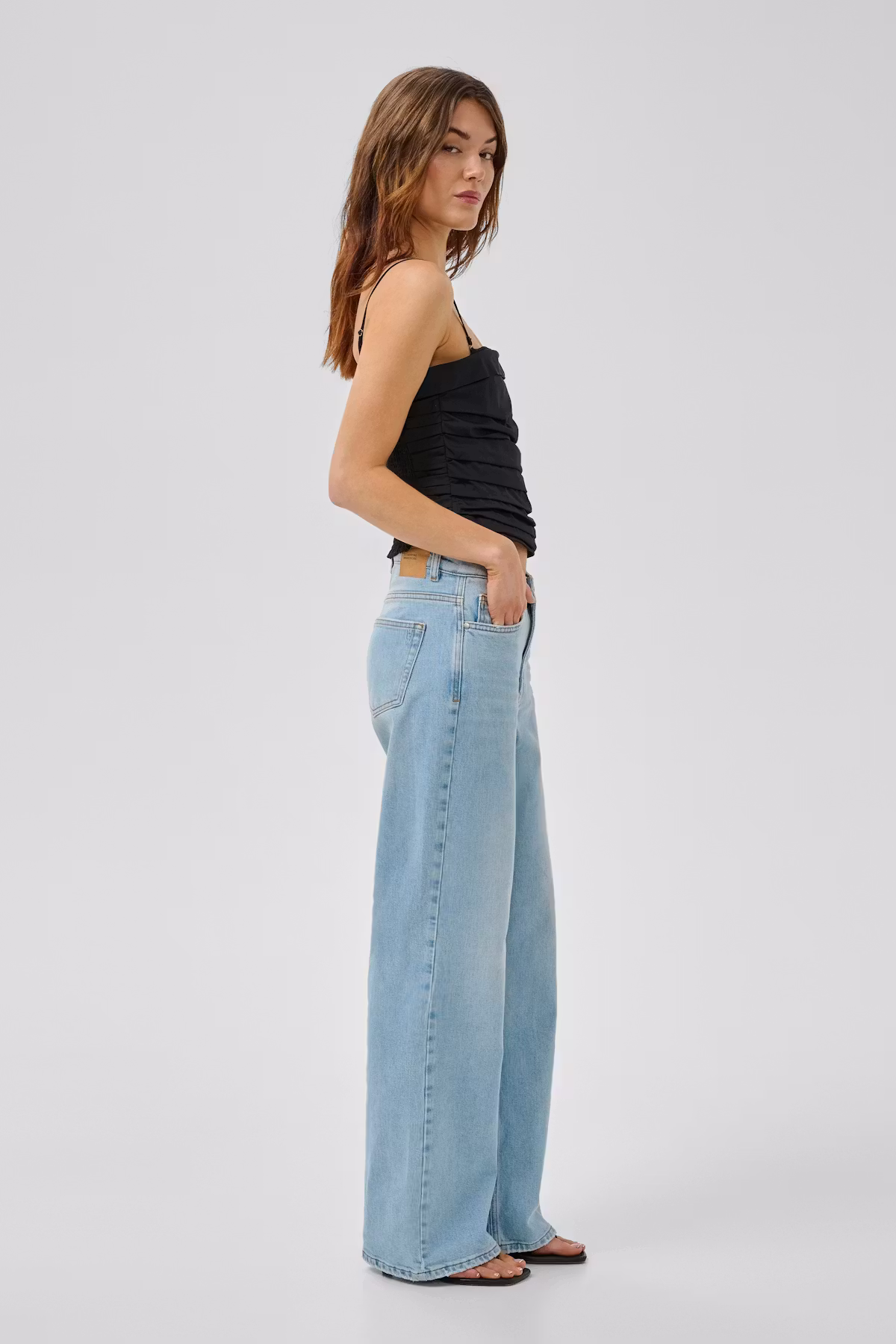 My Essential Wardrobe 10704222 05 The Louis 139 HW