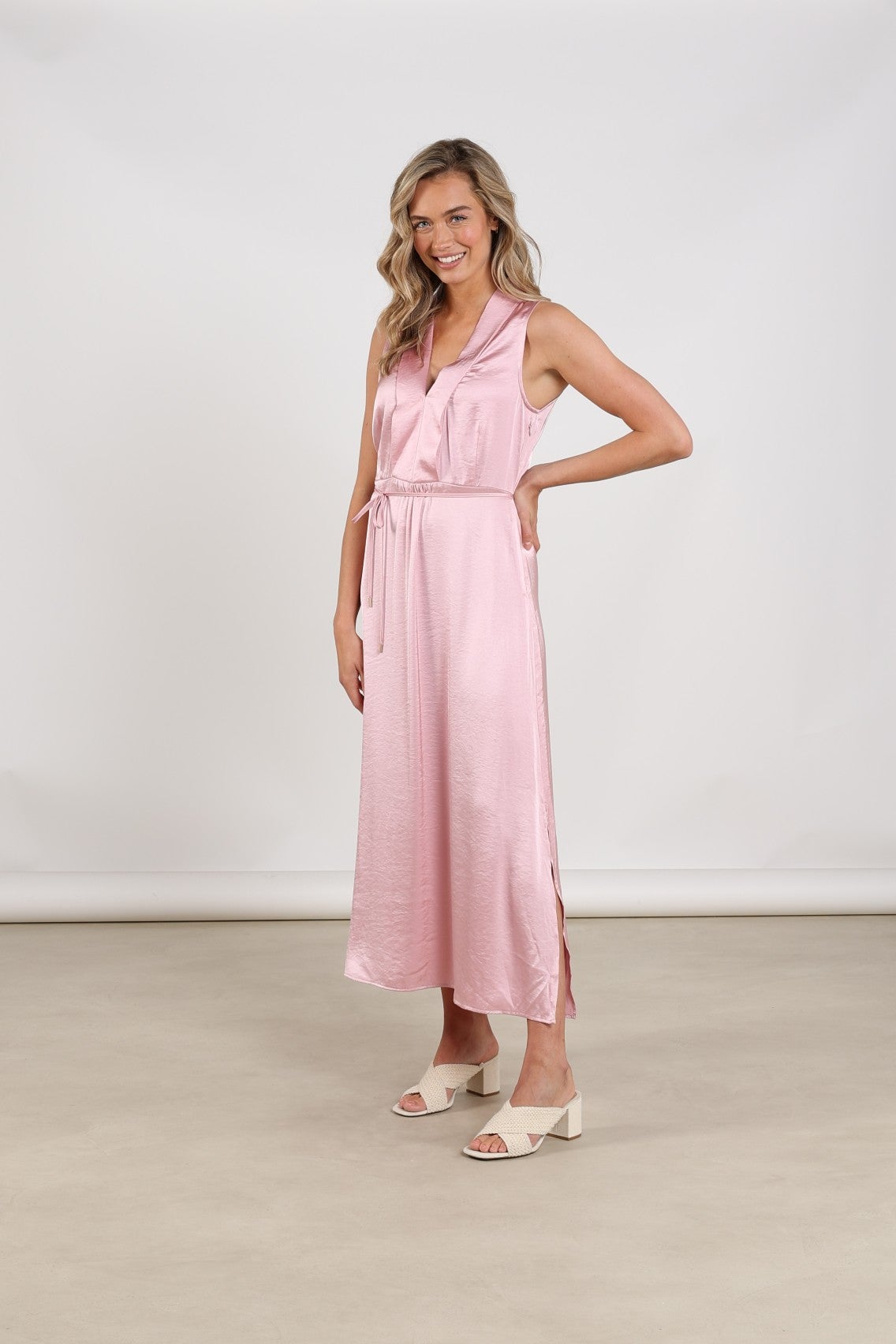 NUKUS NKS14018 Violet Dress Silky-blush