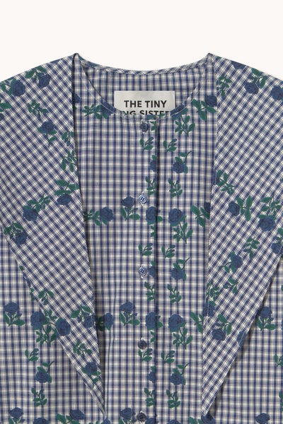 THE TINY BIG SISTER AW26-721 BLOUSE MET ROZEN SJAAL EN NEK