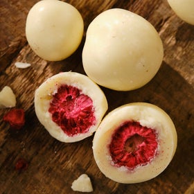 The Health Family Gefriergetrocknete Himbeeren in weißer Schokolade 900 g