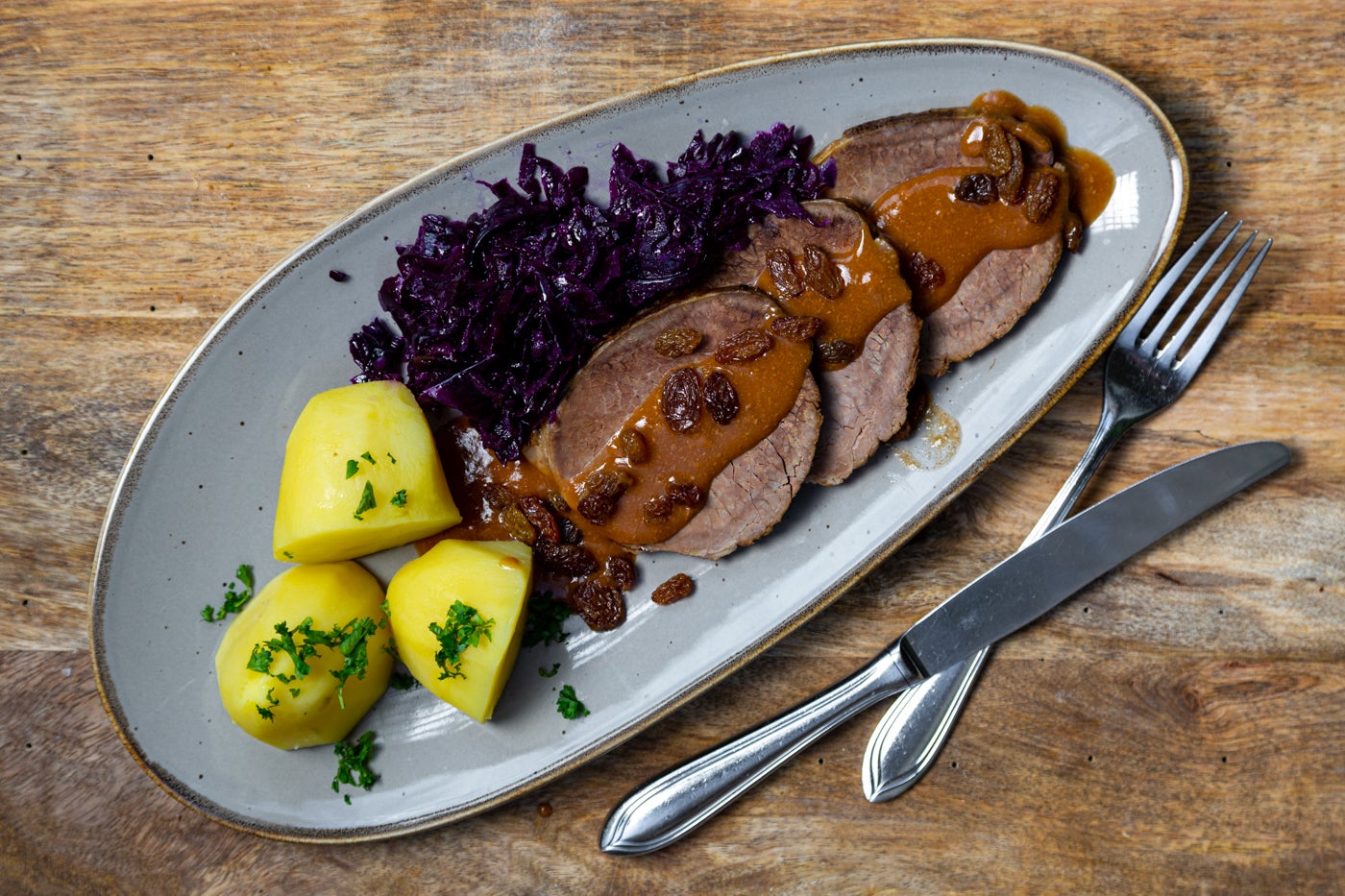 Rheinischer Sauerbraten mit Soße im Weckglas Rheinischer Sauerbraten mit Soße im Weckglas