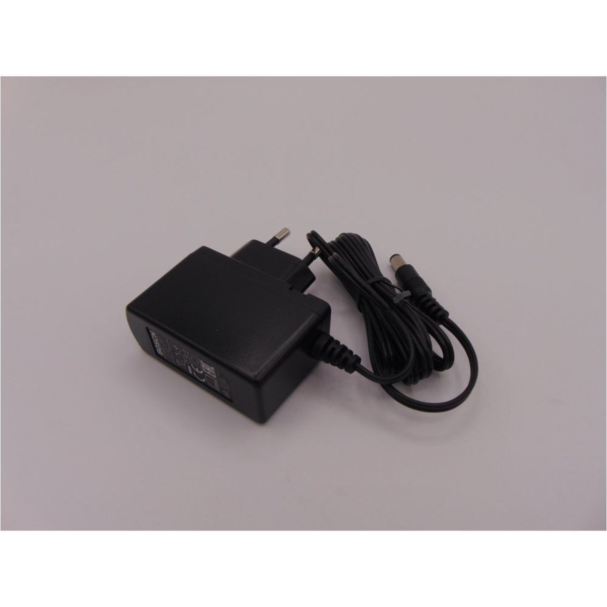 Bosch-Ladegerat-1600A00M37_02