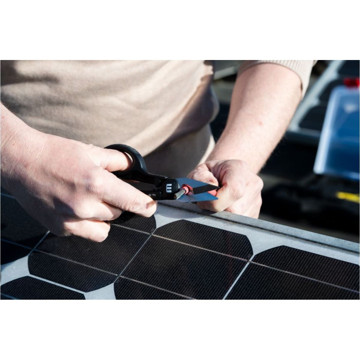 AWB_10105555_Solar_set_Kabelschere_No_35_02_936x624