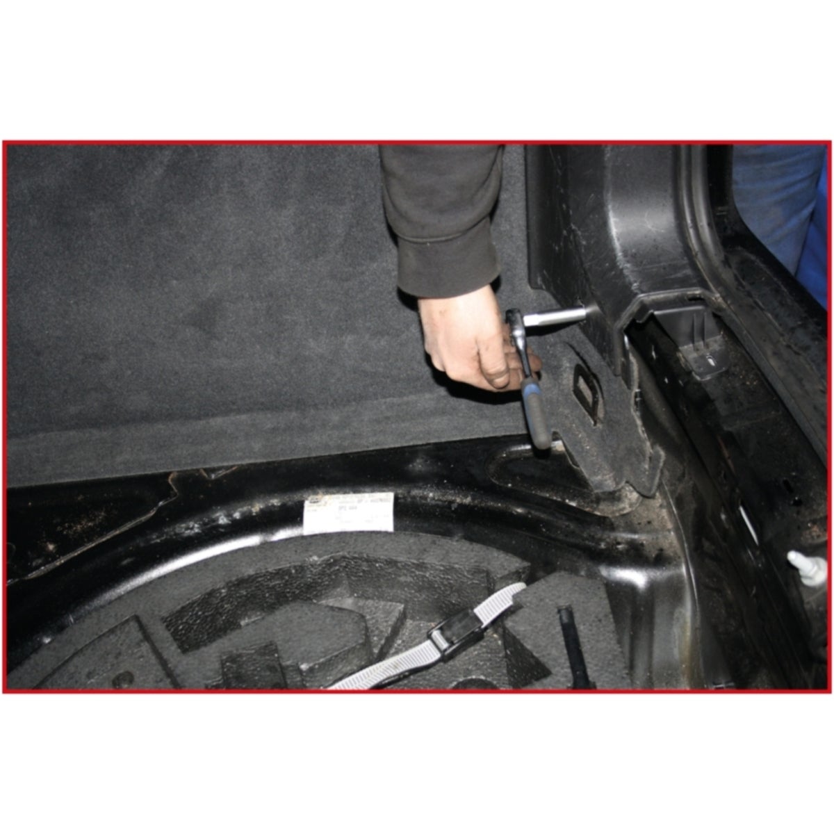 FOT_ANW_ALG_AUTO_917_1423_AW1_SALL_AING_V1