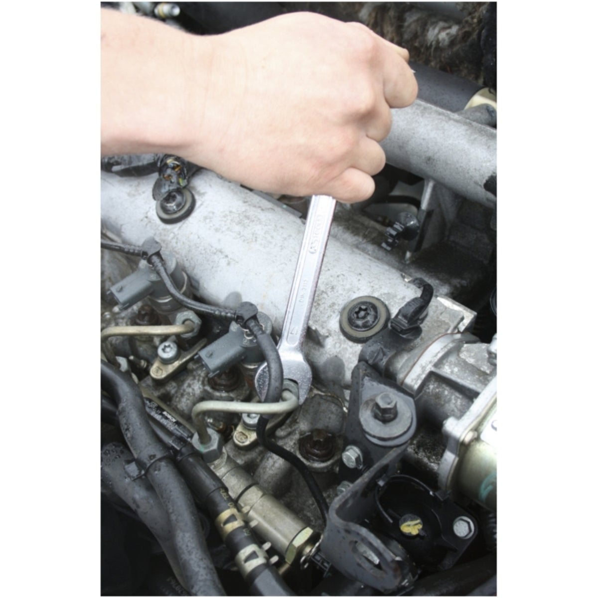 FOT_ANW_ALG_AUTO_152_1130_AW4_SALL_AING_V1