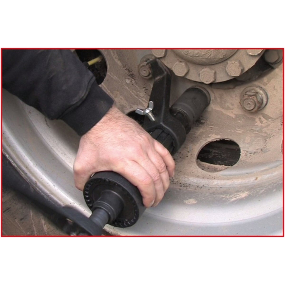 FOT_ANW_ALG_AUTO_516_1180_AW1_SALL_AING_V1
