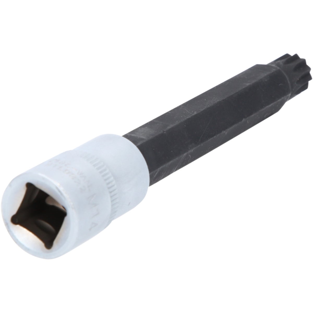 FOT_PRO_VAR_911_9322_2_SALL_AING_V1