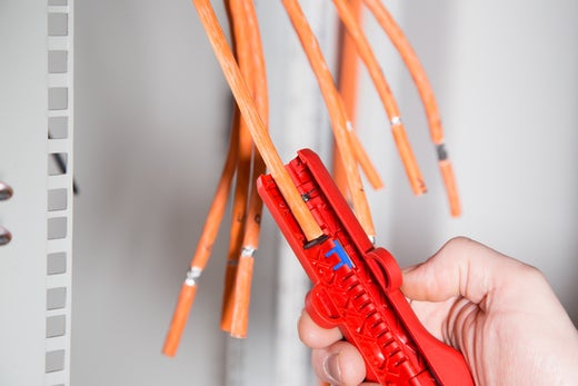 AWB_52000010_Cat Cable-Stripper No.10_Serverraum Neubau_1
