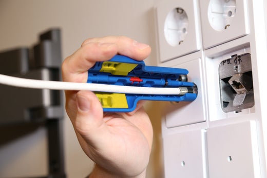 AWB_52000001_Coax-Stripper No. 1 F Plus_SAT Dose_1_GELB