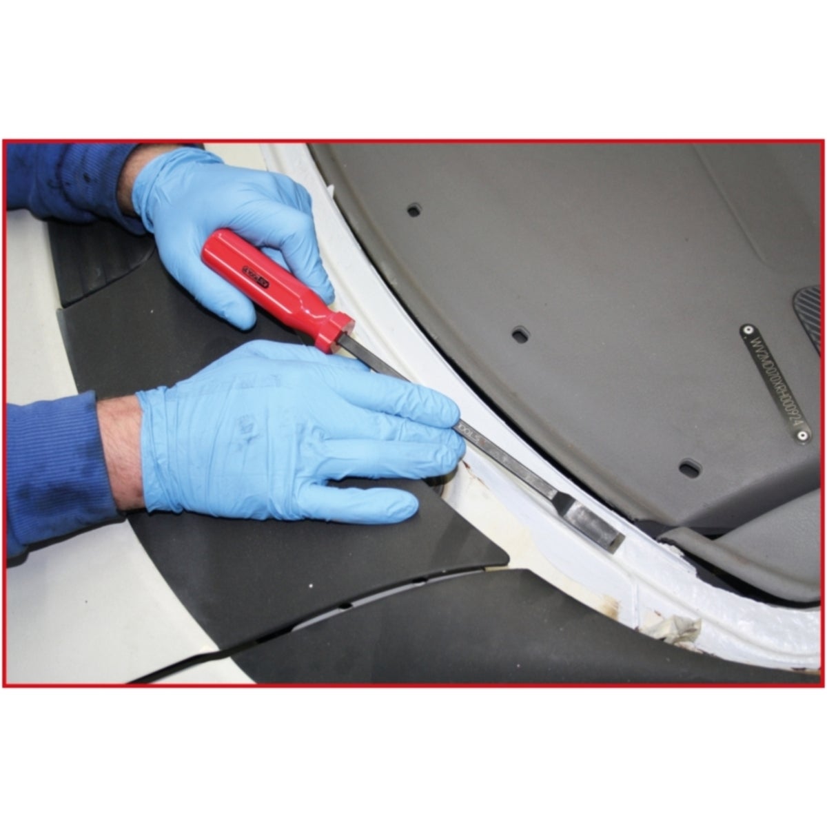 FOT_ANW_ALG_AUTO_907_223X_1-4__AW1_SALL_AING_V1