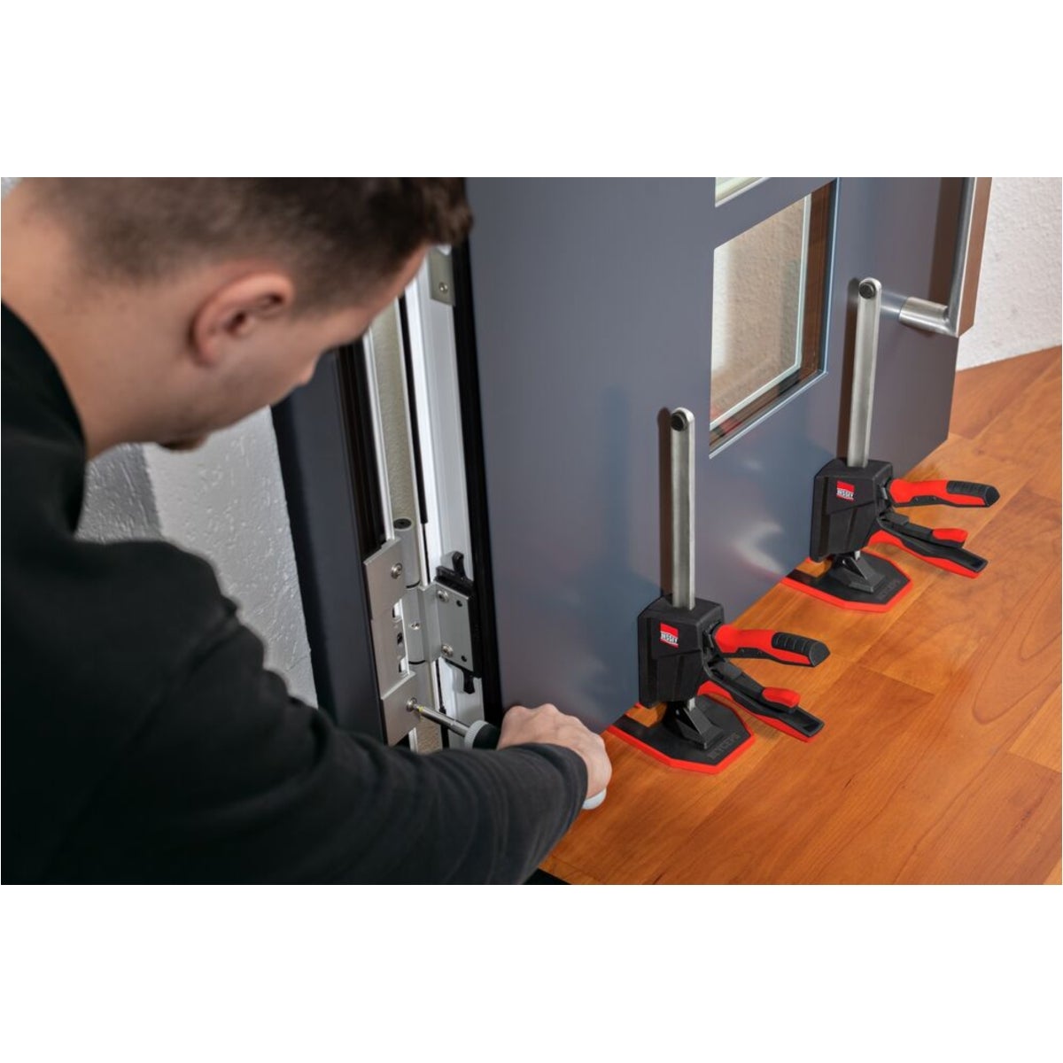 bey23_work_door_01
