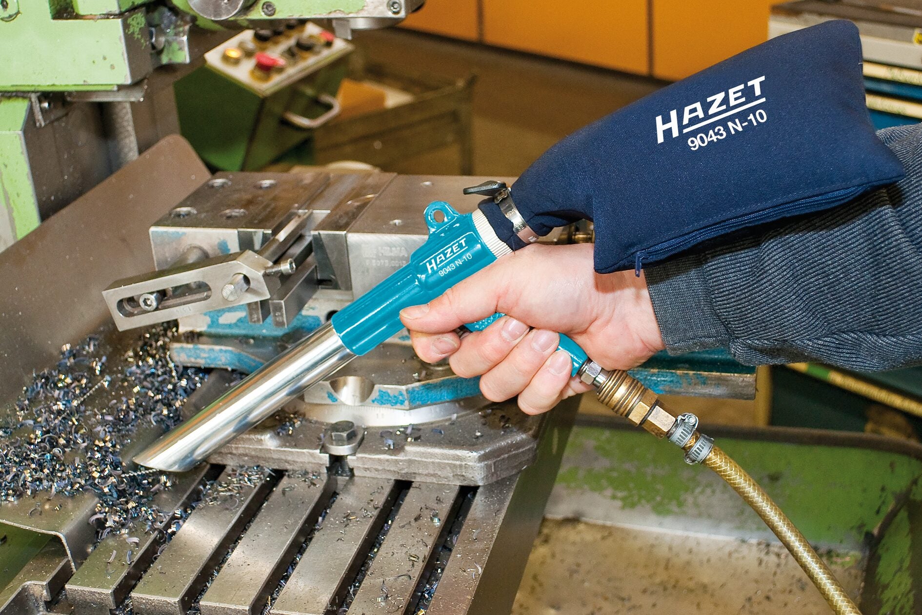 9043n-10_anwendung_industrie_saugen_2