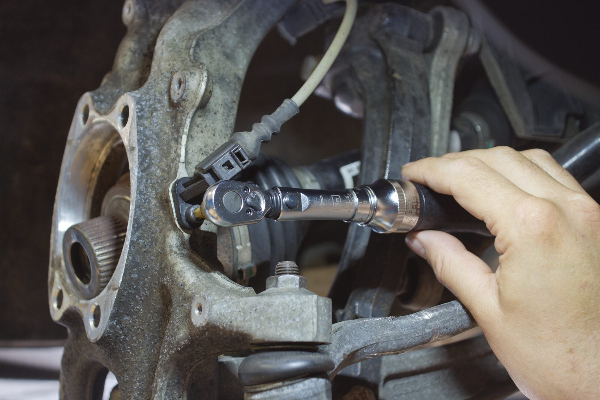 6106-1ct_anwendung_pkw_abssensor