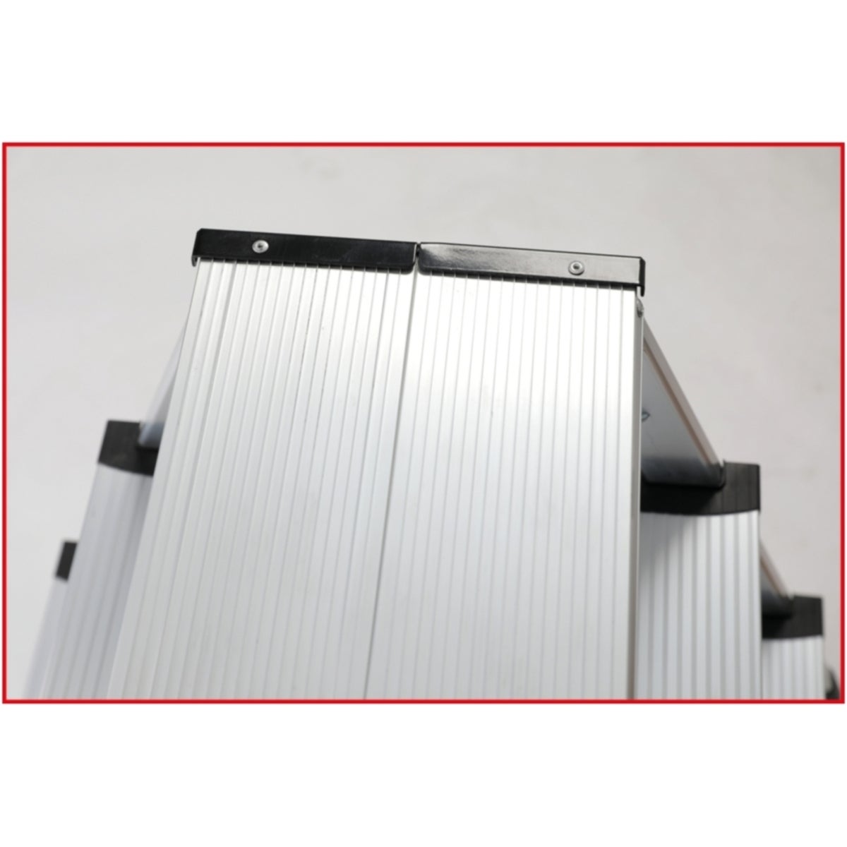 FOT_ANW_ALG_EINR_800_0965_AW4_SALL_AING_V1