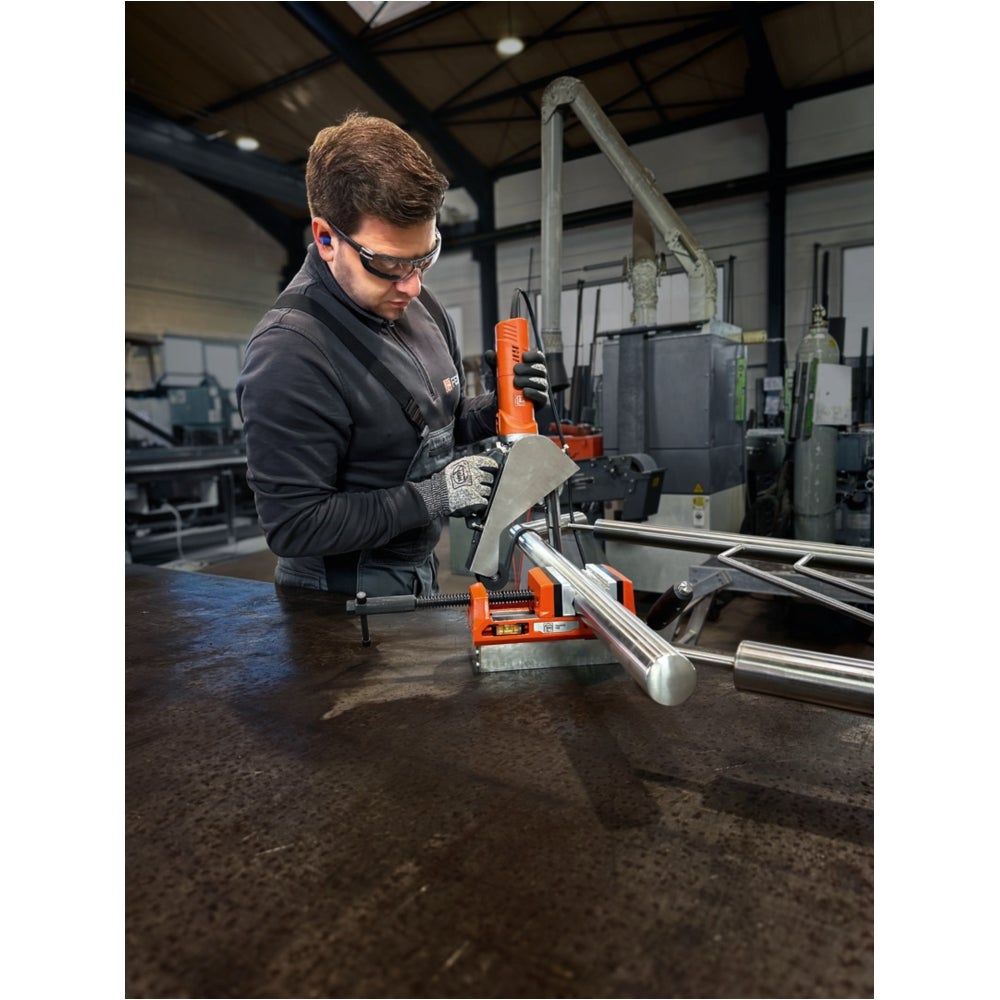 388324_7_a0002636__ofc