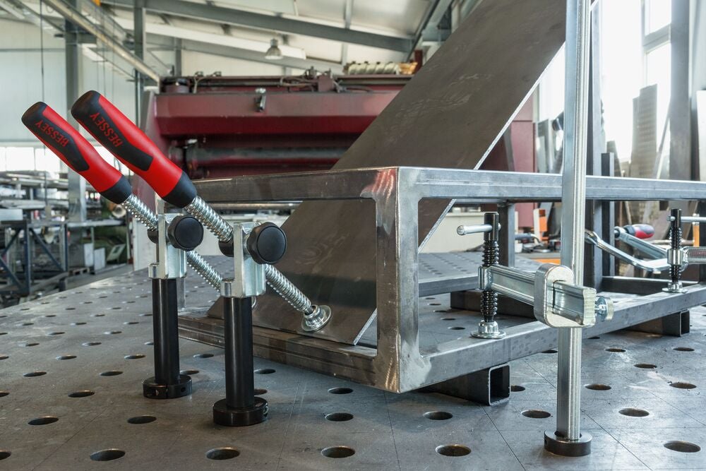 tw28av_work_steel_2